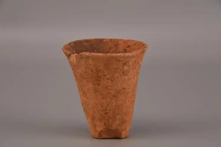 石家河文化红陶杯