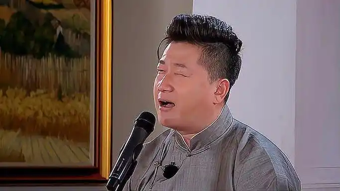 张鹤伦向岳云鹏取经,下秒直接啐他,谁料最后直接笑疯全场!