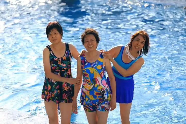 其它 世界星梦(日本冲绳那霸,宫古岛)游 写美篇19楼船头拍 6楼游泳池