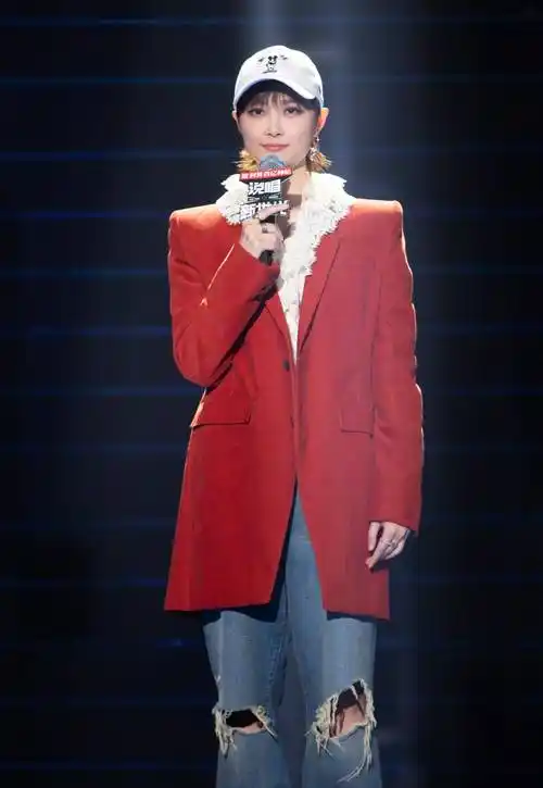 36岁李宇春"假小子"形象全无,满满女人味,变化大到认不出_造型_风格