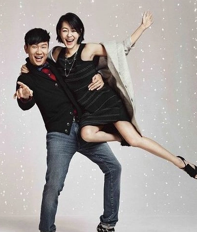 小s飞扑到林俊杰身上 没想到一下就被抱住了(图)