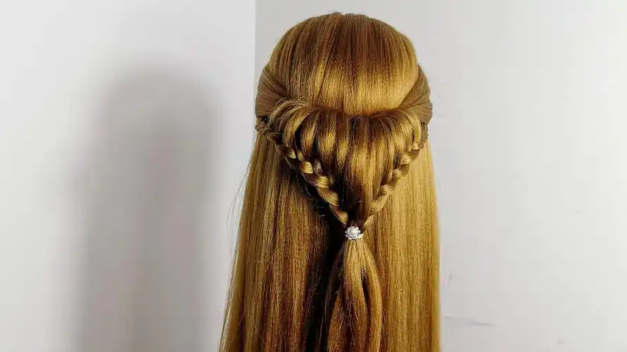 服务升级 2快速扎双马尾的方法  01:02  来源:好看视频-懒人快速编发