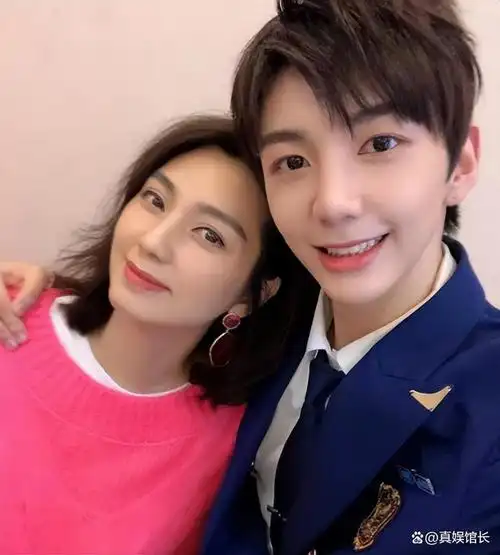 这一次被嘲丑娃硬闯演艺圈的洪欣儿子戳穿了娱乐圈的残酷