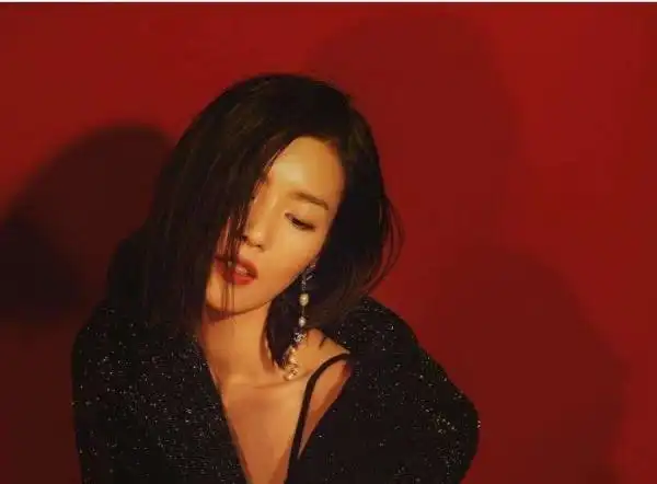 看刘雯和崔始源参加的综艺崔始源真的对大表姐刘雯有好感吗