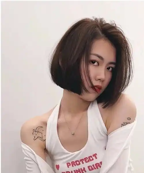 原创火热的夏季火热的短发潮流时尚很百变剪完就是美