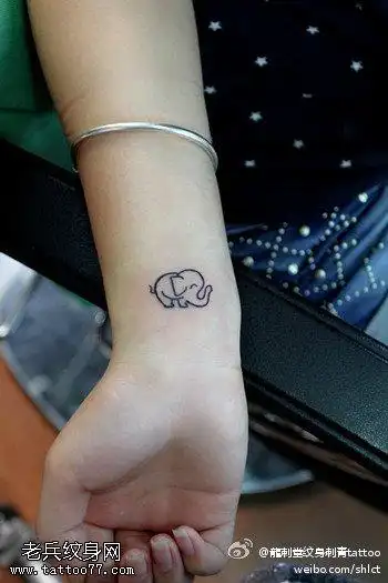 胳膊小清新小象纹身图案