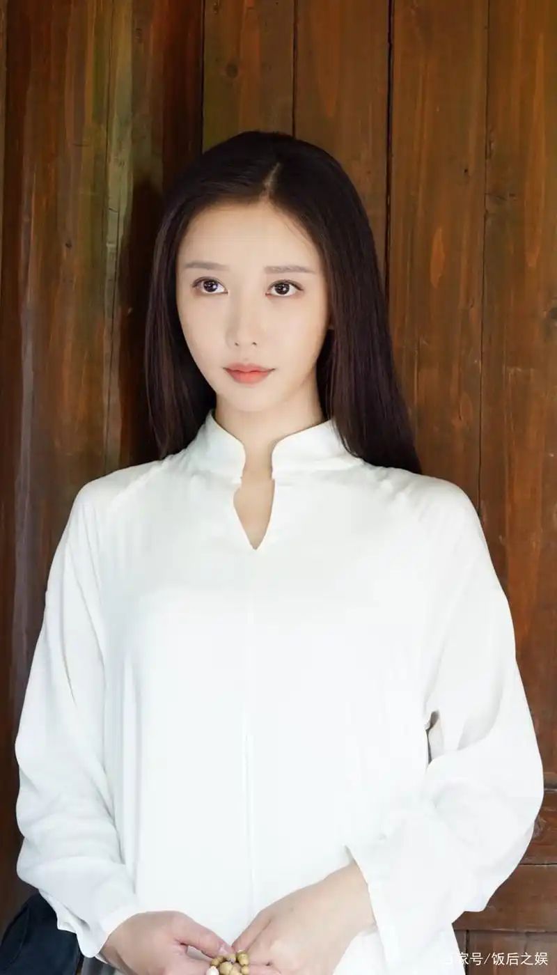 潘时七:端庄秀丽,温婉动人