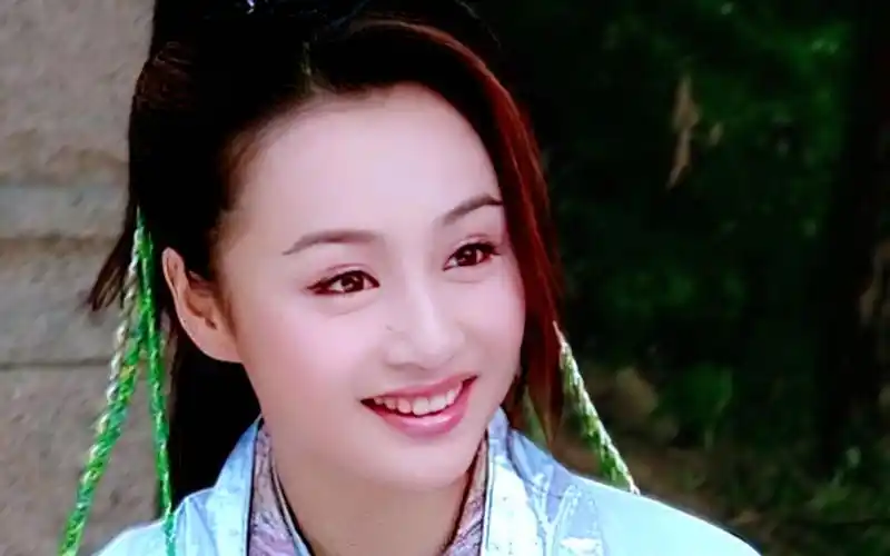 一首《太多》养活多部神剧,曹颖的霍水仙你还记得么