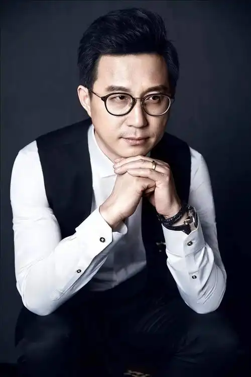 沈东军:玩转多重角色的独特存在