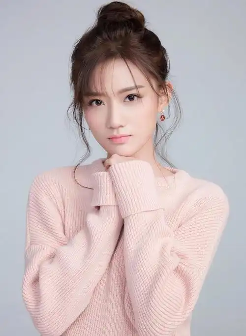 少女感十足:歌手陈意涵