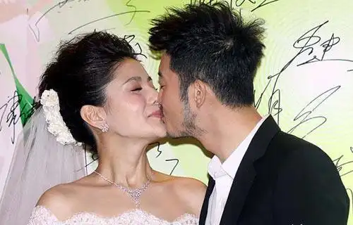 沙溢夫妇婚后首亮相 胡可承认怀孕今年生宝宝(组图)