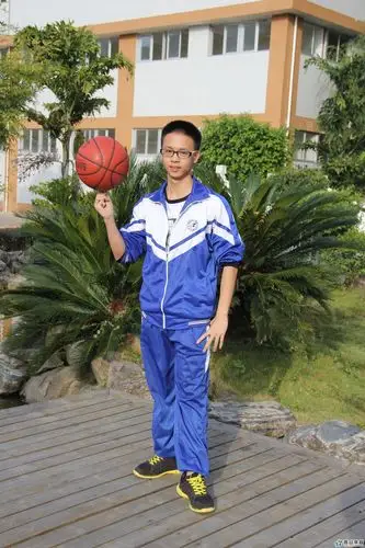 福建西山学校2014年高中部高二5班李平挂历照