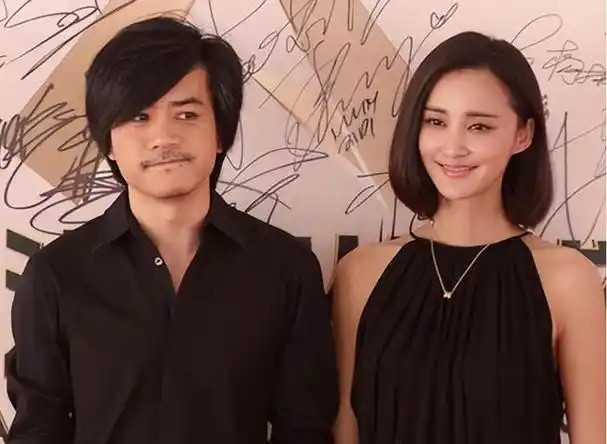 回顾王志飞张定涵3天闪婚幸福至今捐出礼金68万自己租房住