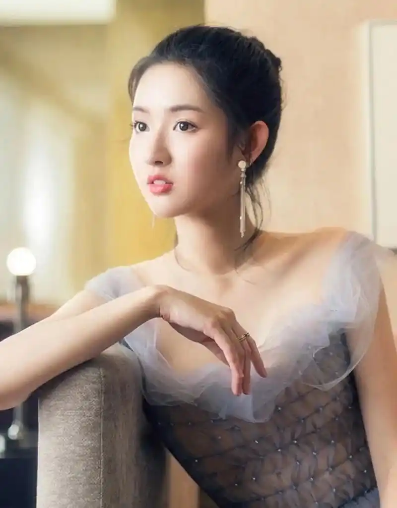 王玉雯,1997年5月28日出生于湖北省武汉市,中国内地女演员,毕业于北京