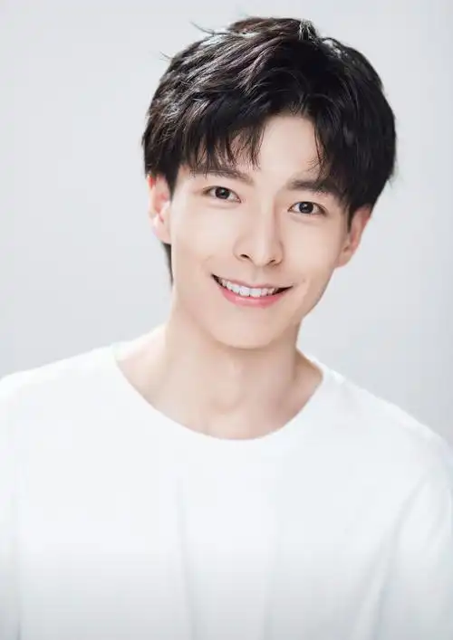 北京大学校草(恭喜)