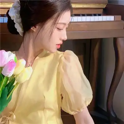 导语:漂亮的小姐姐一般都喜欢用仙气十足的头像,来搭配自己的气场,小