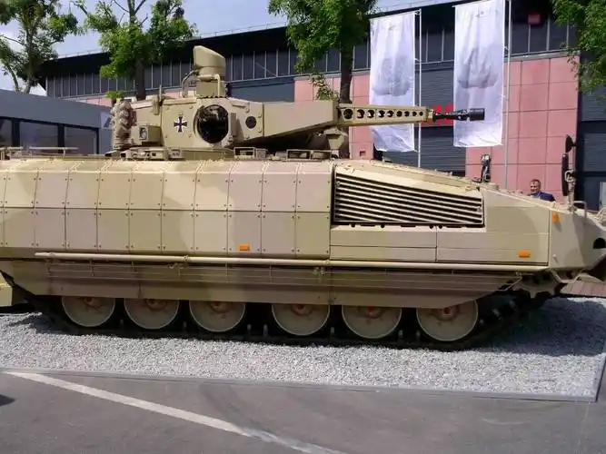 西方步兵战车爆炸式反应装甲套件简介