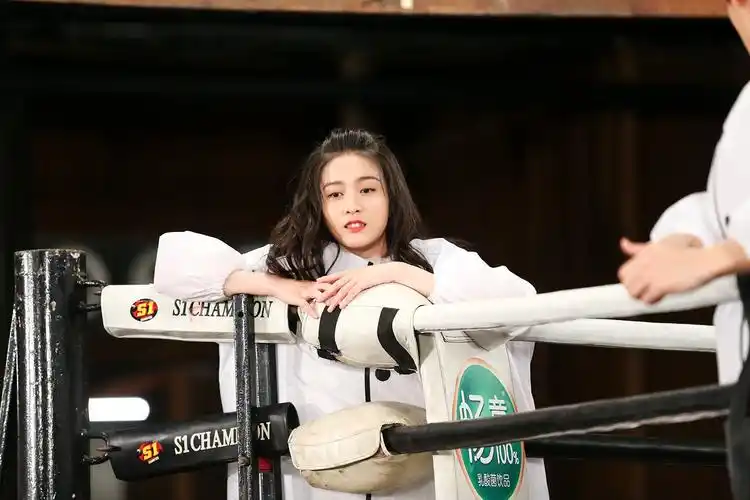 张雪迎参加综艺 变身胖胖迎超惹人爱