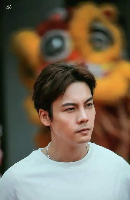 陈伟霆汕头小公园宣传新电影