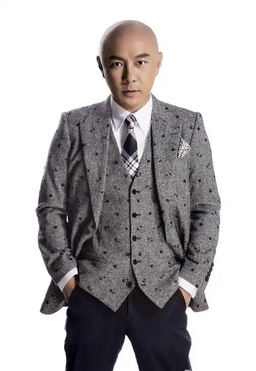 拍完港版《西游记》后,被人嘲讽没毛就不值钱,张卫健剃光头明志_孙