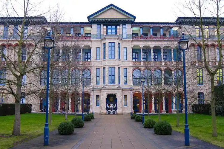 有特权:剑桥大学贾奇商学院(judge business school)剑桥大学贾粕商