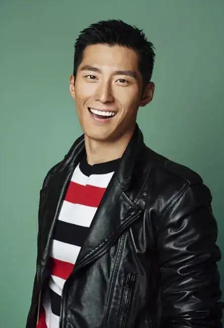 窦骁情场得意职场失意,被张艺谋力捧,与赵丽颖搭戏,均没有起色