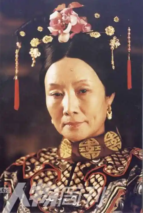 电视剧《走向共和》剧照,吕中饰演慈禧我不和别人较劲,也不跟自己较劲