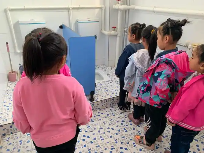 小壕兔中心幼儿园幼儿思想道德教育——大班行为规范