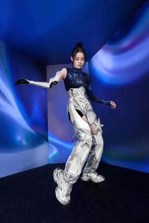 欧阳娜娜异次元撕漫造型##fusion星云鞋##欧阳娜娜0615生日快乐