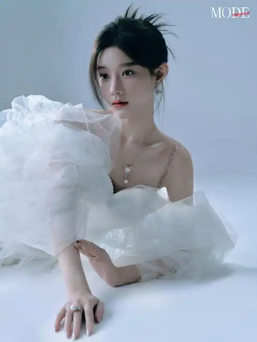 【#modemagazine#】modemagazine超话x@陈意涵estelle.