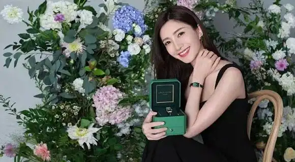 江疏影成为lola rose小绿表代言人