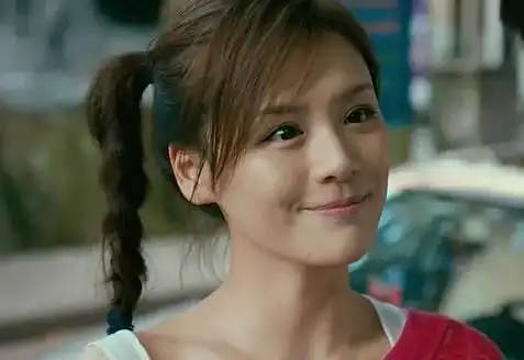 左耳  马思纯 饰 黎吧啦