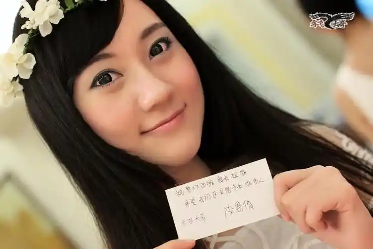 公主装的李恩倩. 亲, 太有爱呢