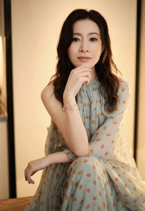 佘诗曼雪纺长裙优雅写真图片26