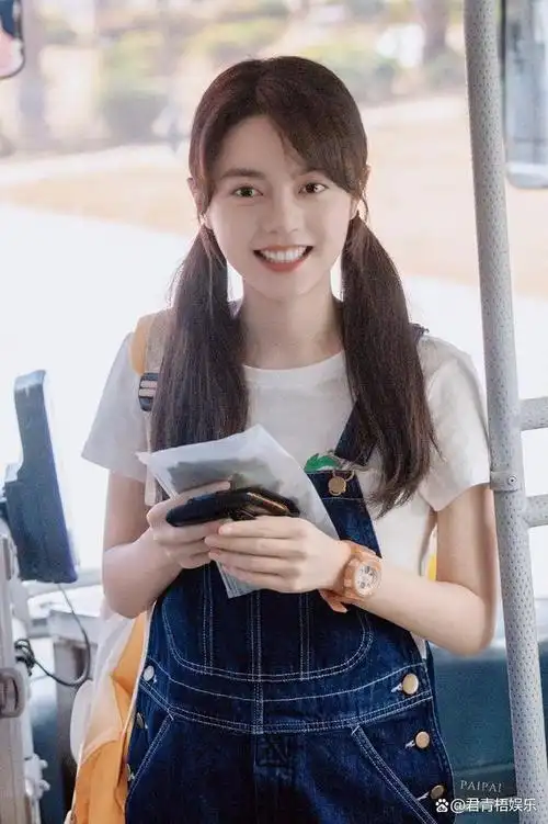 赵今麦,2002年9月29日出生于辽宁省沈阳市,中国内地演员,就读于中央