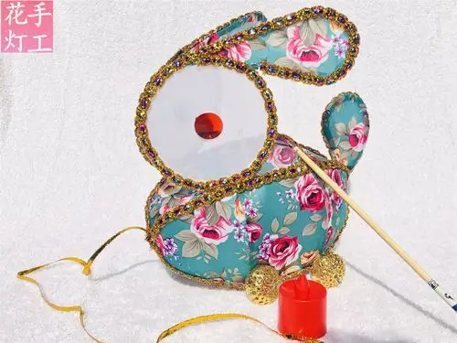 中秋节汉服花灯手工灯笼拖拉可提发光蕾丝带轮兔子灯