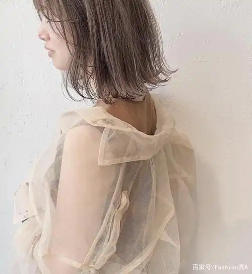 2020锁骨发春夏必剪清爽发型!最易整理的韩风锁骨直发6大造型参考