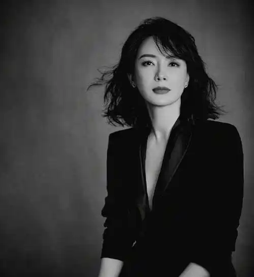 陈数对"真空穿搭"上瘾了!