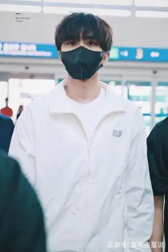 蔡徐坤短发造型出现,20岁模样,嫩爆了!他一直没变!