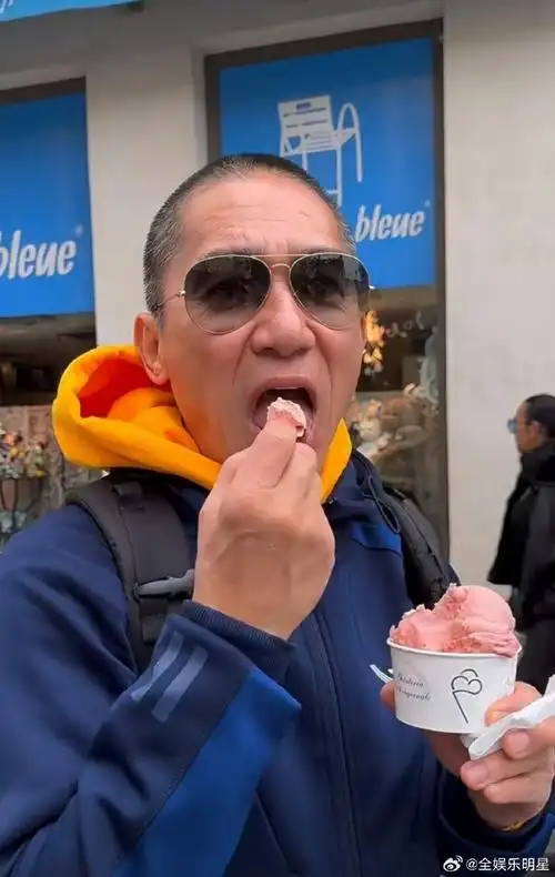 梁朝伟撞脸二手玫瑰梁龙#梁朝伟在刘嘉玲最新视频中光头造型吃冰淇淋
