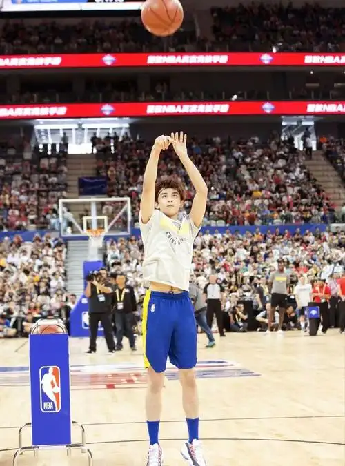 吴磊弟弟真的长大了他上综艺吊威亚瞬间尴尬了