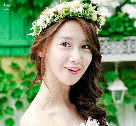 林允儿(yoona),1990年5月30日出生于首尔,韩国女歌手,演员,女子演唱