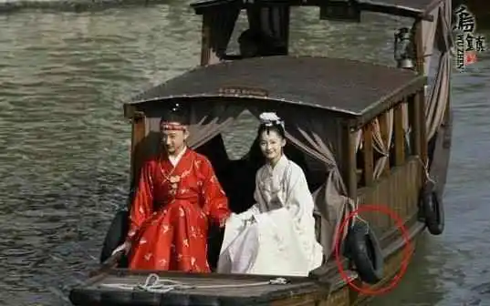 影戏,电视剧中总会呈现一些穿帮镜头,究竟是否是导演成心的,仍是套路