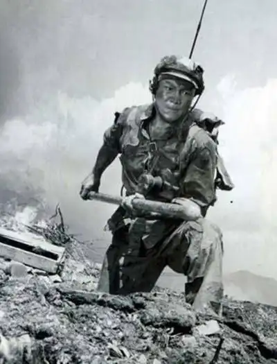 新闻 【 经典人物】  王成   【 光影回溯】       每次提到《英雄