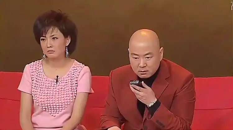 郭冬临牛莉无意造就的一段经典,这小品包袱不断,让人把持不住