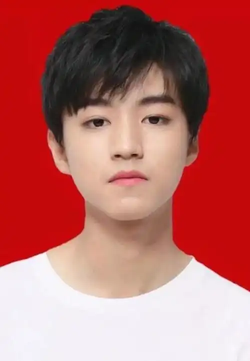 杨洋,易烊千玺,王俊凯,马天宇,吴亦凡,许魏洲,谁是你心目中最帅证件照