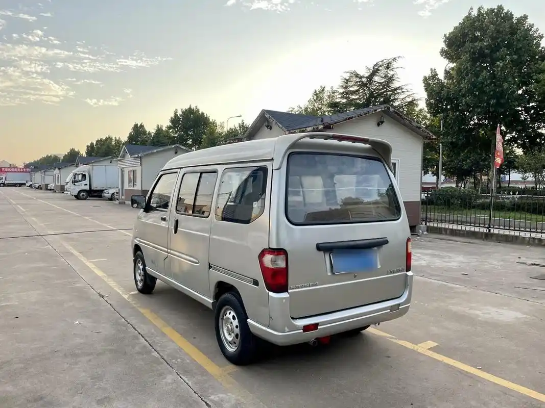 新到10年 八座面包车 经典五菱之光 本地一手私家车 仅仅行驶六万公里