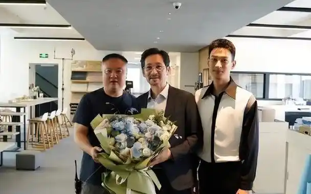 《城中之城》王劲松儿子来头大,毕业于中戏,江湖人称话剧小王子