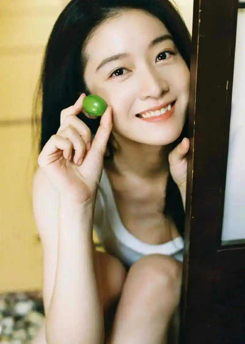 张雪迎以后千万别学其他女星整牙,有个小虎牙多可爱啊. 676767