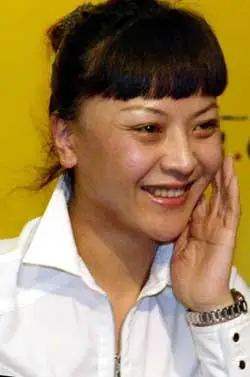 与王纳文签约? 文联方面一头露水忙辟谣(图)